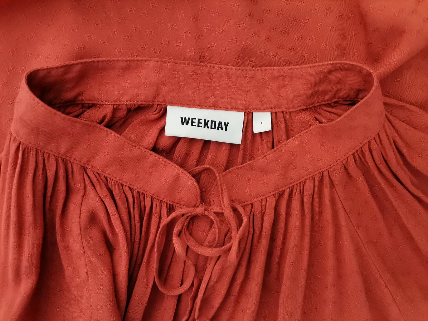 Weekday Stl L Färg Orange Keyhole Crew Neck Blus Långärmad Material Viskos 100%