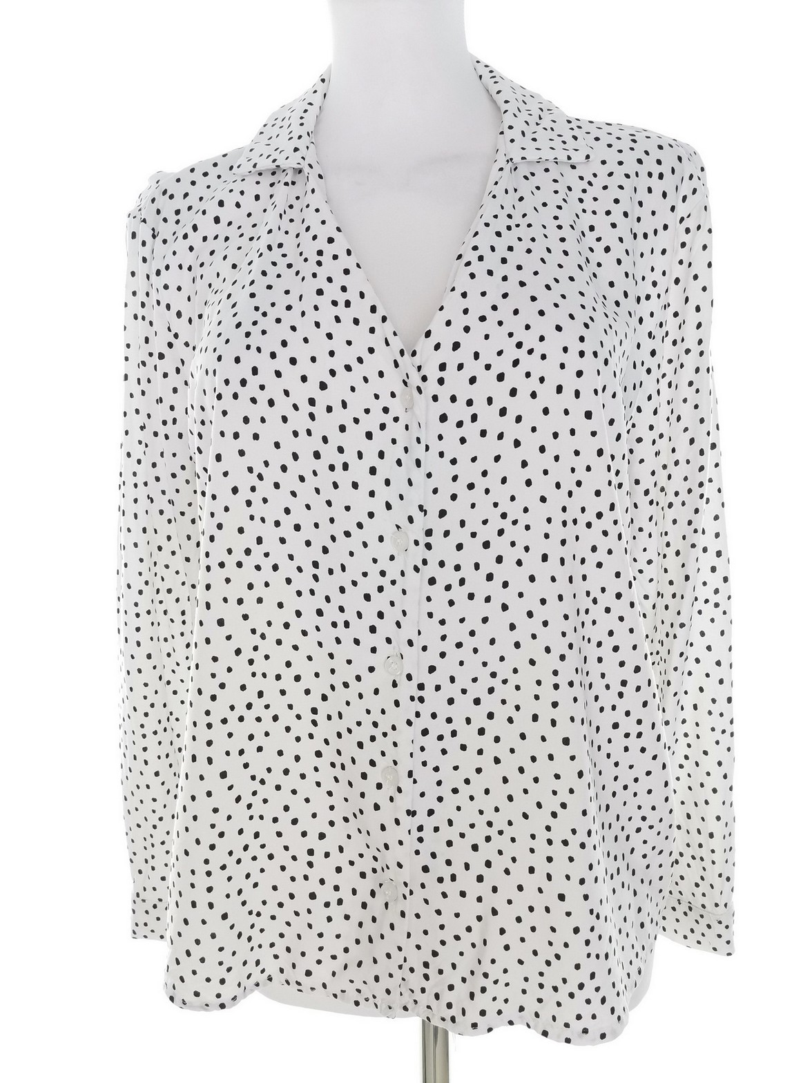 Pull and Bear Stl L Färg Vit Prickar Krage Knäppt Blus ärm 3/4 Material Viskos 100%