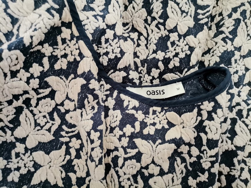 Oasis Stl M Färg Beige Rund urringning Skal Klänning ärm 3/4 Knälängd