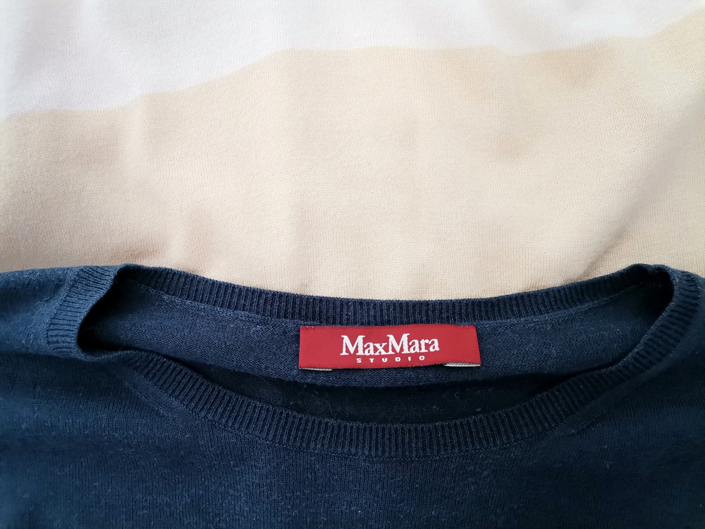 Maxmara Stl XL Färg Marinblå Båtringning Stickad Tunika Blus Kortärmad Material Siden