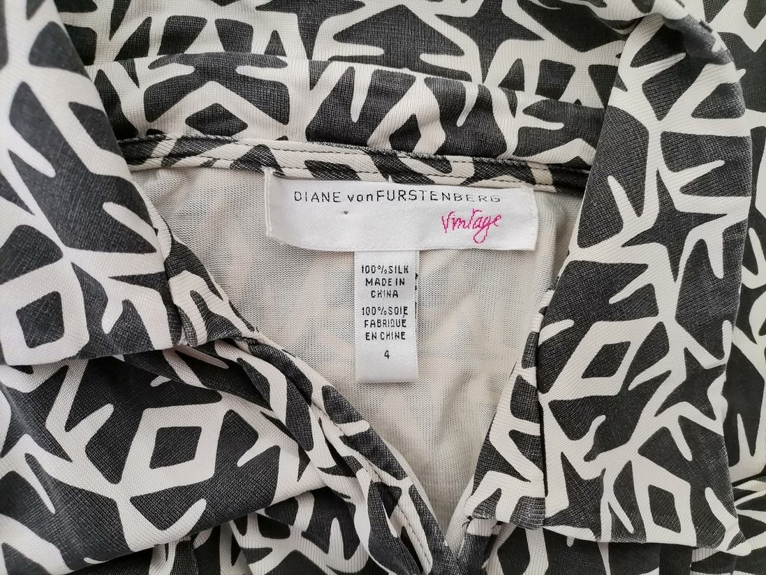 Diane von Furstenberg Stl 4 (38) Färg Grå V-ringning Omlott Klänning ärm 3/4 Knälängd Material Siden 100%